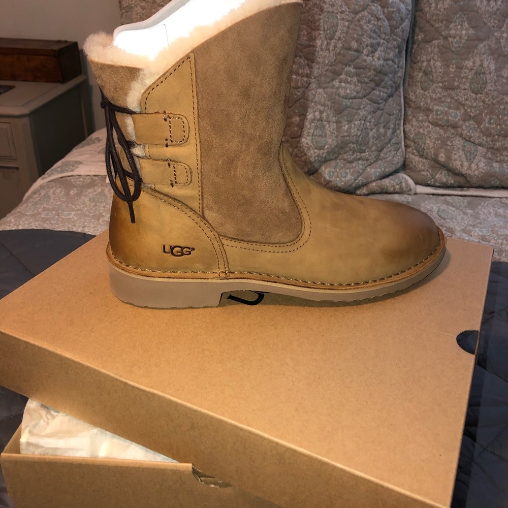 UGGS Women’s SIZE 10
